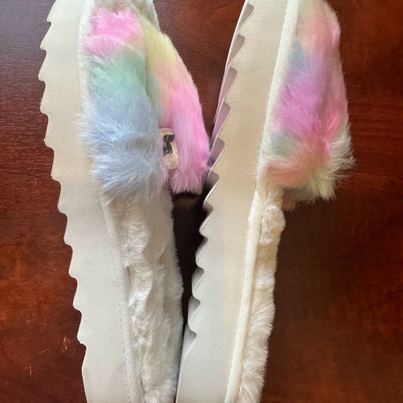 Kookaburra by UGG slippers - Picture 2 of 4